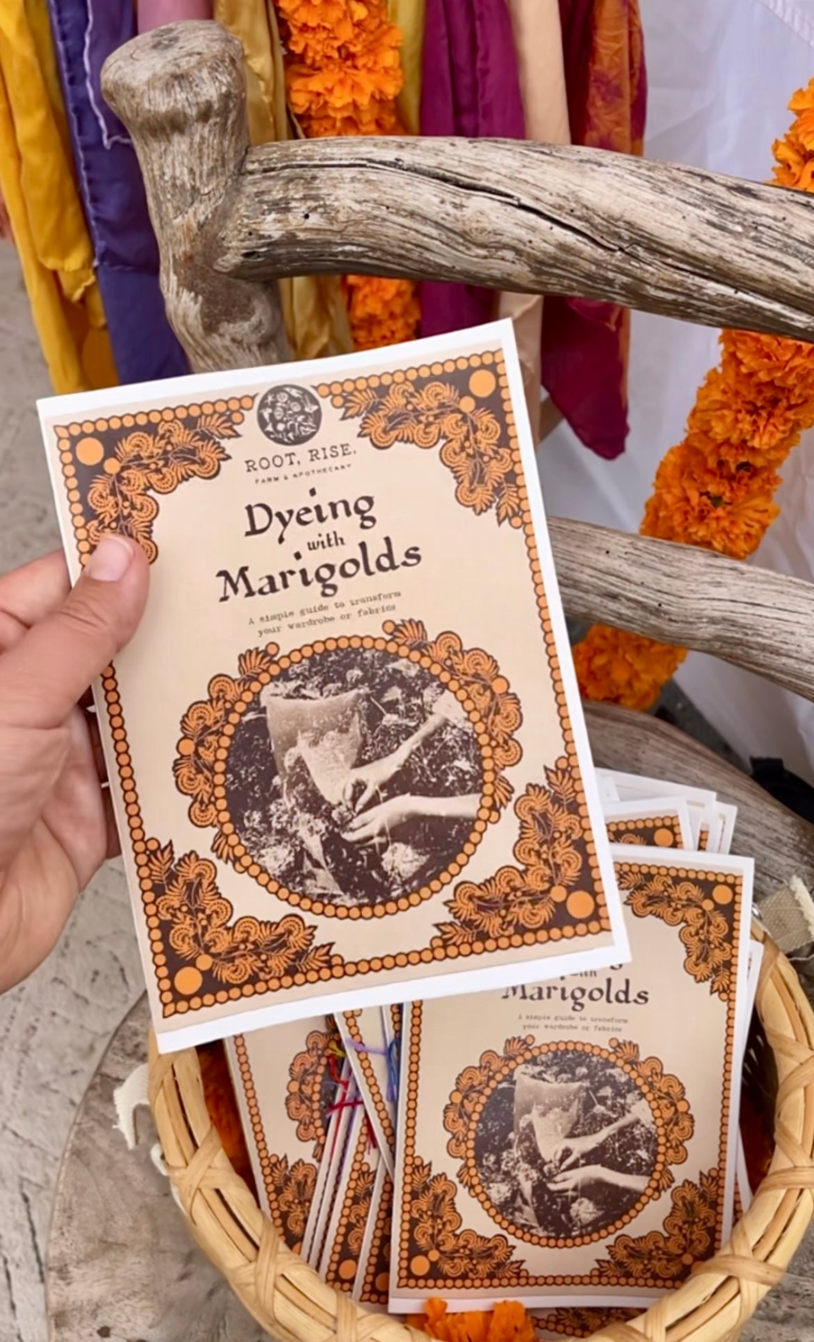 How To Dye With Marigolds E-Book 𖦹 PRINTED 𖦹 version